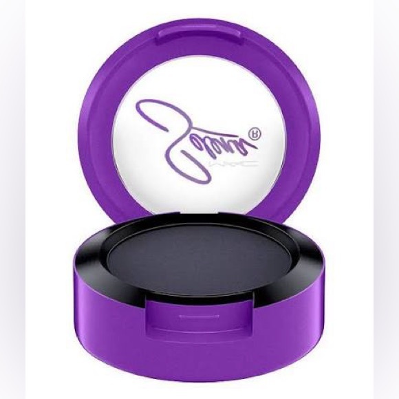 selena Other - MAC x Selena Quintanilla Eyeshadow AB6 “Is It The Beat” NIB Sealed